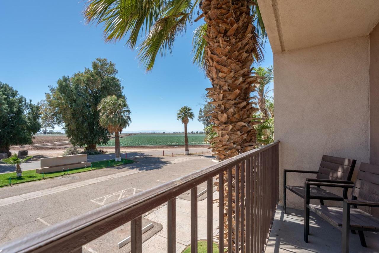 Ramada By Wyndham Holtville Exterior foto